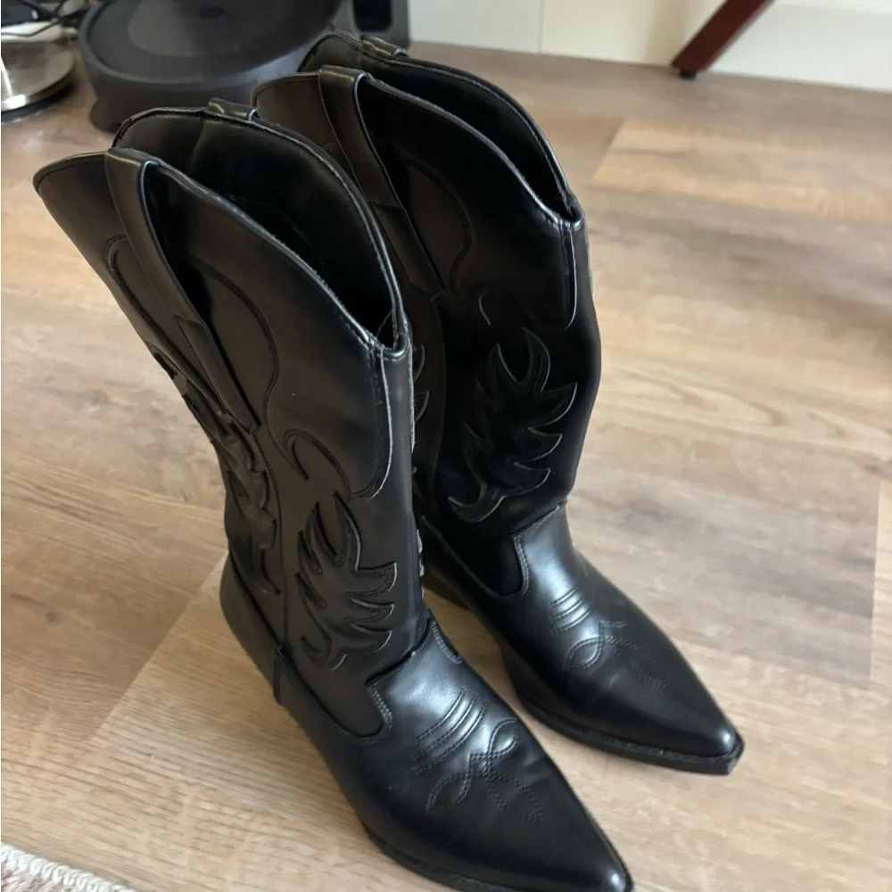 Elegant Black Women's Heeled Boots - Picture 2 of 5